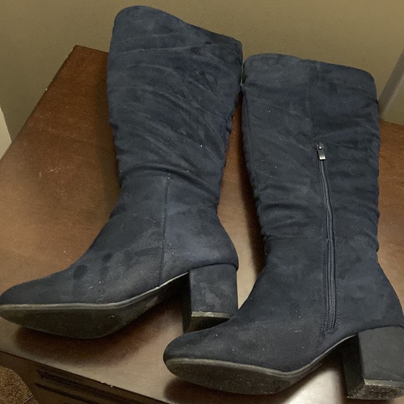 Refresh Navy Faux Suede Boots, size 8.5 pull on with 1/2 zipper - Picture 7 of 16